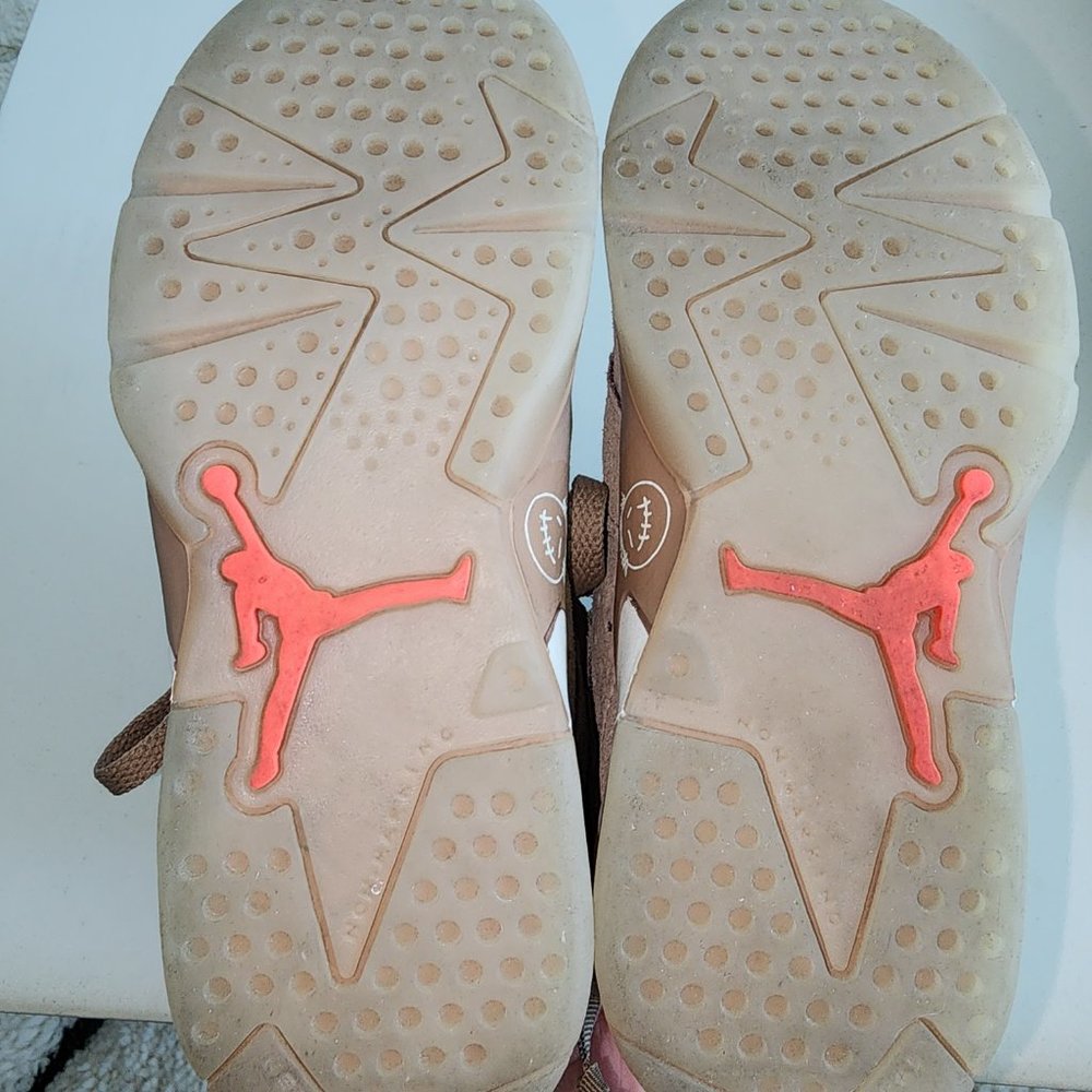 Cactus Jack Jordans by Travis Scott - Picture 3 of 4